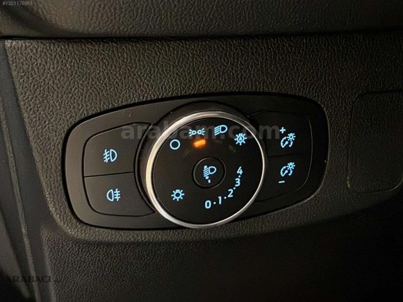ARABACI GRUP 2021 FORD FOCUS 1.5 Tİ-VCT TREND X-HATASIZ-50BİNKM