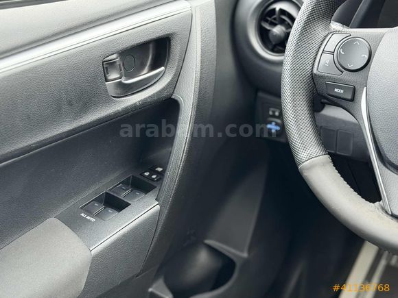 2016 HATASIZ MAKYAJLI 143.000 KM COROLLA 1.33 LIFE