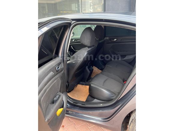 Sahibinden Renault Megane 1.5 Blue DCI Touch 2020 Model