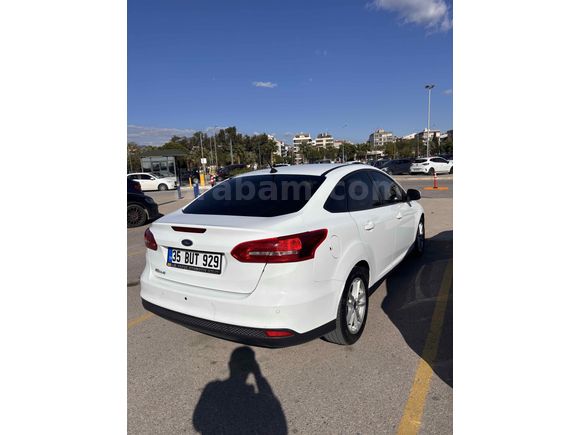 Sahibinden Ford Focus 1.6 TDCi Trend X 2017 Model İzmir 121.000 km Beyaz