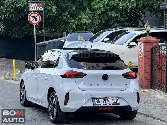 Bom Auto'2025 8.000KM CAM TAVAN MASRAFSİZ ...!!!