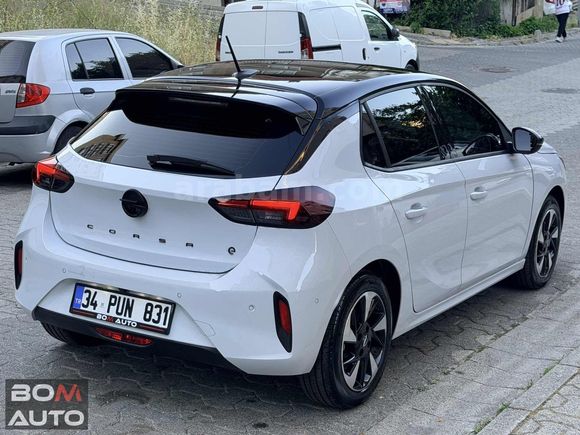 Bom Auto'2025 8.000KM CAM TAVAN MASRAFSİZ ...!!!