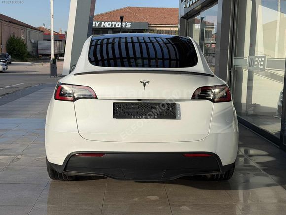 BOYASIZ HATASIZ 2025 MODEL Y SEDEFLİ BEYAZ İLK SAHİBİNDEN