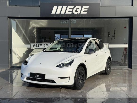 BOYASIZ HATASIZ 2025 MODEL Y SEDEFLİ BEYAZ İLK SAHİBİNDEN
