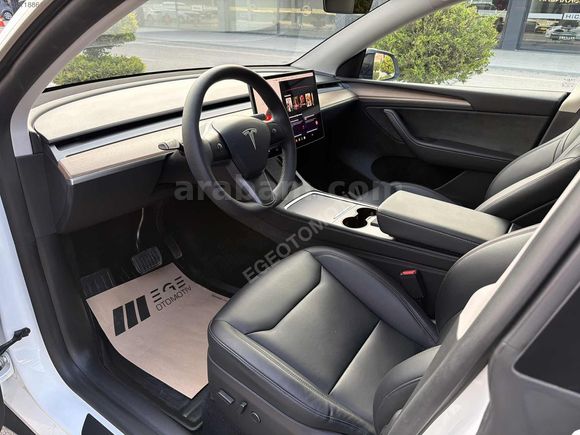 BOYASIZ HATASIZ 2025 MODEL Y SEDEFLİ BEYAZ İLK SAHİBİNDEN