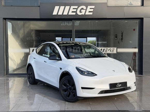 BOYASIZ HATASIZ 2025 MODEL Y SEDEFLİ BEYAZ İLK SAHİBİNDEN