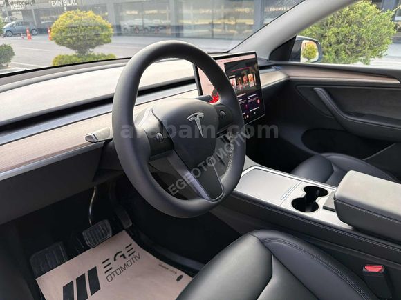 BOYASIZ HATASIZ 2025 MODEL Y SEDEFLİ BEYAZ İLK SAHİBİNDEN