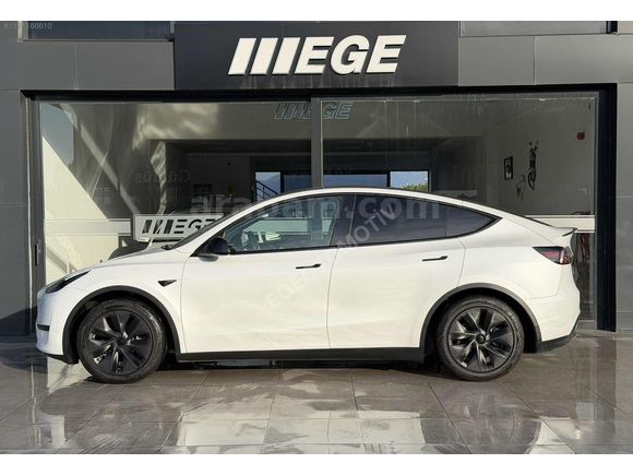 BOYASIZ HATASIZ 2025 MODEL Y SEDEFLİ BEYAZ İLK SAHİBİNDEN