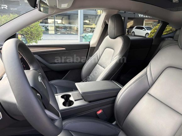 BOYASIZ HATASIZ 2025 MODEL Y SEDEFLİ BEYAZ İLK SAHİBİNDEN