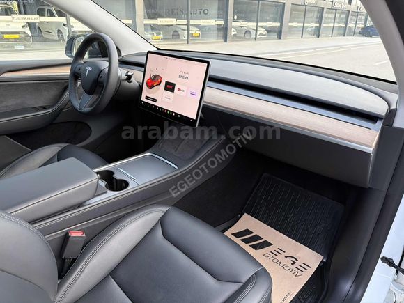 BOYASIZ HATASIZ 2025 MODEL Y SEDEFLİ BEYAZ İLK SAHİBİNDEN