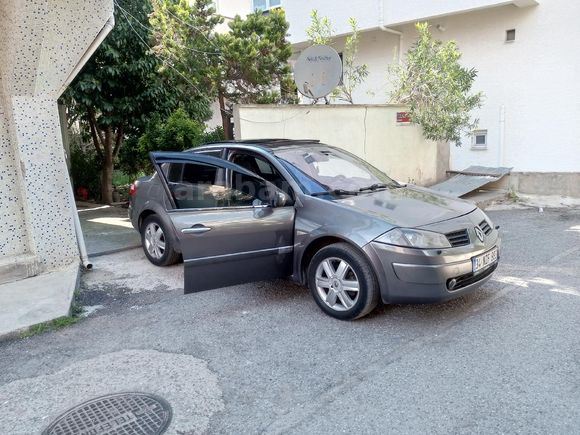 Sahibinden Renault Megane 1.6 Expression 2004 Model  249.000 km Füme