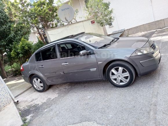 Sahibinden Renault Megane 1.6 Expression 2004 Model  249.000 km Füme