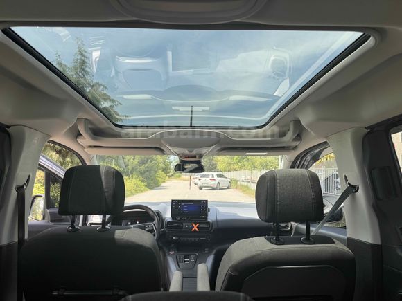 Sahibinden Opel Combo 1.5 CDTI Ultimate 2024 Model  35.600 km Gri (Gümüş)