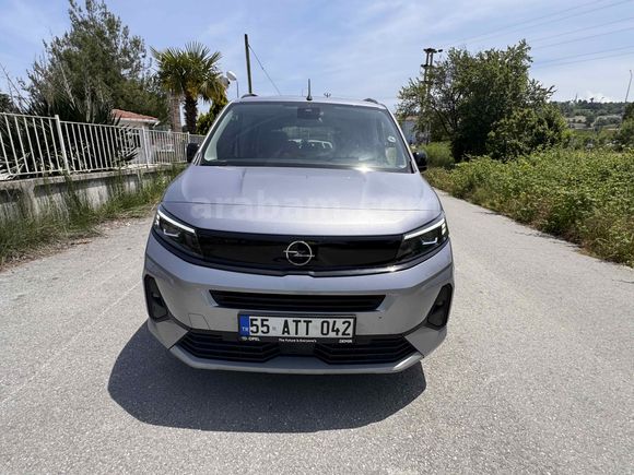 Sahibinden Opel Combo 1.5 CDTI Ultimate 2024 Model  35.600 km Gri (Gümüş)