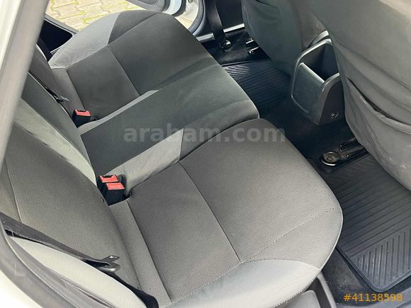 VAROL//2012 FORD FOCUS 1.6 TDCİ TREND X 95 HP BAKIMLI