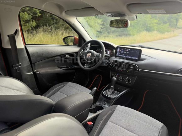 2024 MODEL 30 BİN KM EGEA CROSS LOUNGE OTOMATİK BOYASIZ
