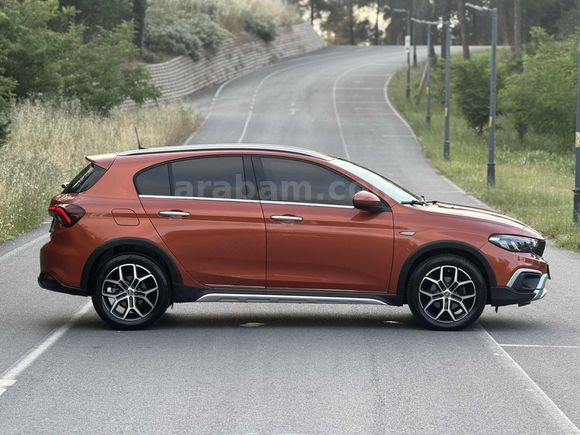 2024 MODEL 30 BİN KM EGEA CROSS LOUNGE OTOMATİK BOYASIZ