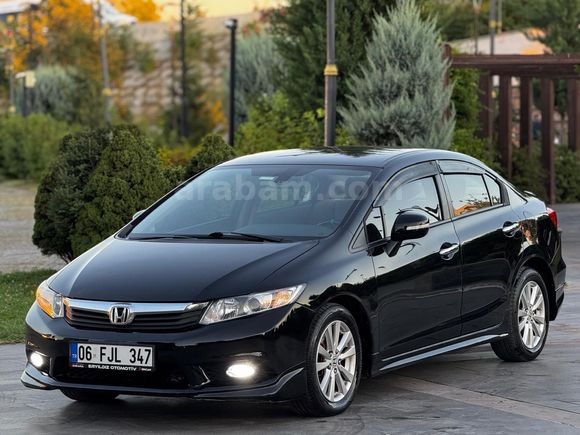 Sahibinden Honda Civic 1.6 Premium 2014 Model  264.000 km Siyah