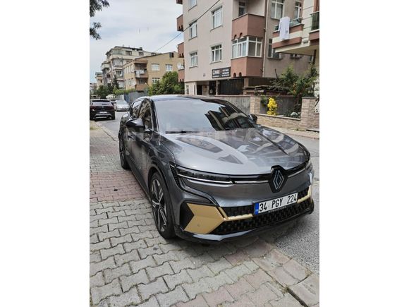 Sahibinden Renault Megane E-Tech Iconic 2024 Model