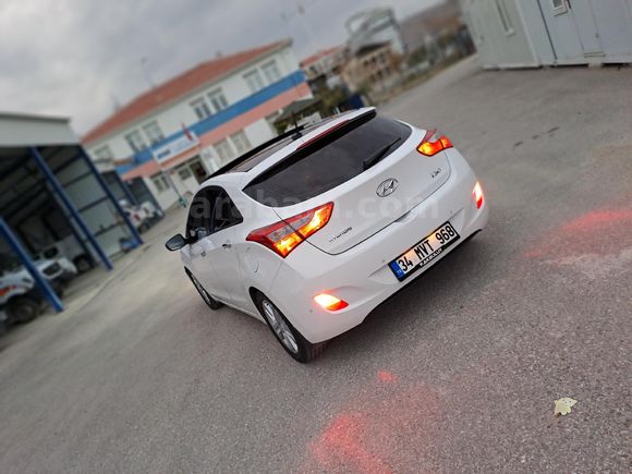 Sahibinden Hyundai i30 1.6 CRDi Elite 2012 Model Aksaray
