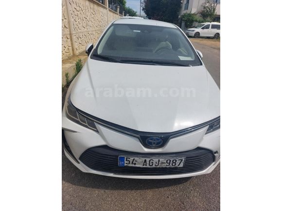 Sahibinden Toyota Corolla 1.8 Hybrid Flame 2022 Model  93.000 km Beyaz