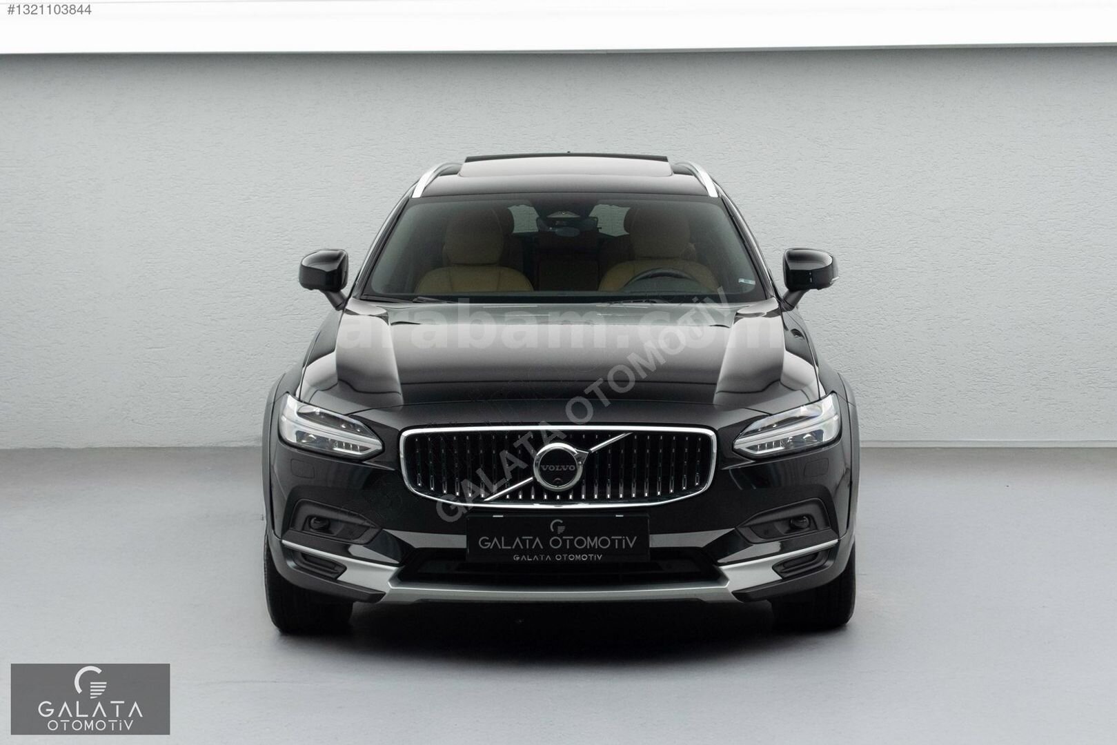 Galeriden Volvo V90 Cross Country 2.0 B5 Plus Bright 2022 Model İstanbul 54.500 km Siyah 2