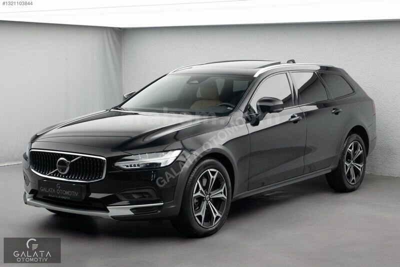 Galeriden Volvo V90 Cross Country 2.0 B5 Plus Bright 2022 Model İstanbul 54.500 km Siyah