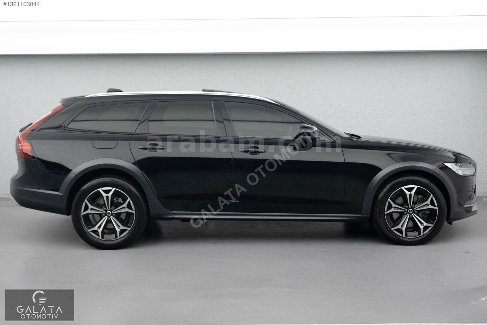 Galeriden Volvo V90 Cross Country 2.0 B5 Plus Bright 2022 Model İstanbul 54.500 km Siyah 7