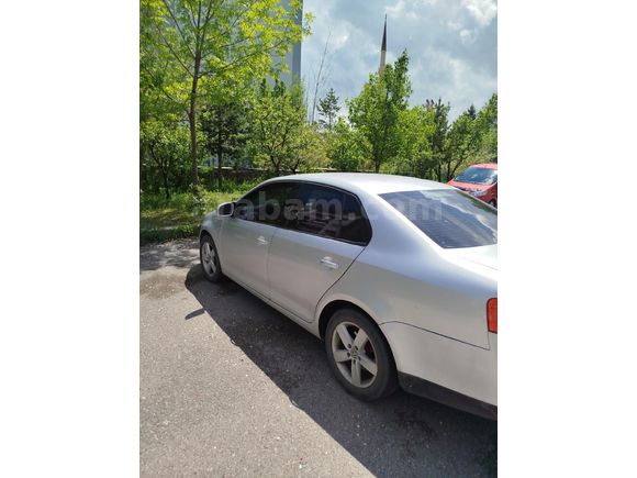 Sahibinden Volkswagen Jetta 1.6 TDi Midline 2011 Model