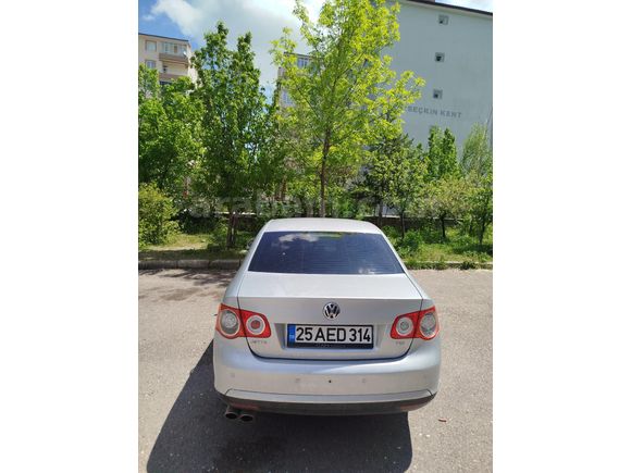 Sahibinden Volkswagen Jetta 1.6 TDi Midline 2011 Model