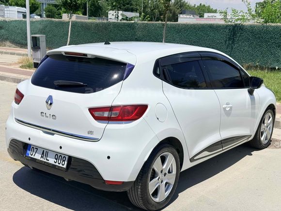 Galeriden Renault Clio 1.5 dCi Touch 2016 Model Batman