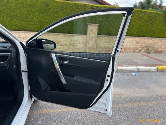 LUXE DRİVEDAN HATASIZ BOYASIZ COROLLA EXTRALI