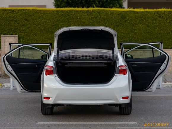 LUXE DRİVEDAN HATASIZ BOYASIZ COROLLA EXTRALI
