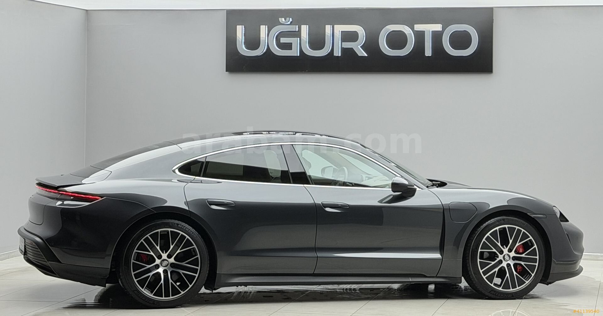 Galeriden Porsche Taycan Elektrik 4S Performance Plus 2021 Model İzmir 19.000 km Gri 6