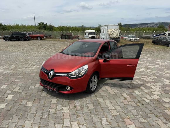 İÇ DIŞ KIRMIZI İLK SAHİBİ 1.5 DCİ 90 HP İCON 2014 CLİO KAZASIZ !