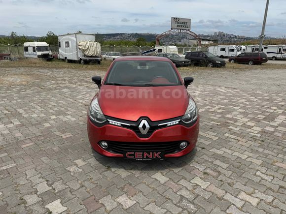 İÇ DIŞ KIRMIZI İLK SAHİBİ 1.5 DCİ 90 HP İCON 2014 CLİO KAZASIZ !