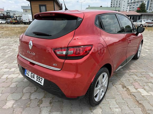 İÇ DIŞ KIRMIZI İLK SAHİBİ 1.5 DCİ 90 HP İCON 2014 CLİO KAZASIZ !