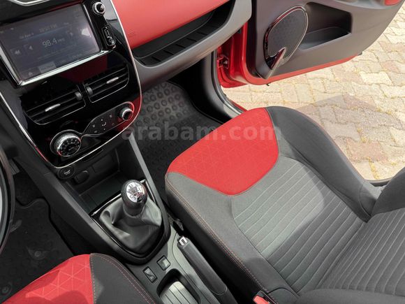 İÇ DIŞ KIRMIZI İLK SAHİBİ 1.5 DCİ 90 HP İCON 2014 CLİO KAZASIZ !