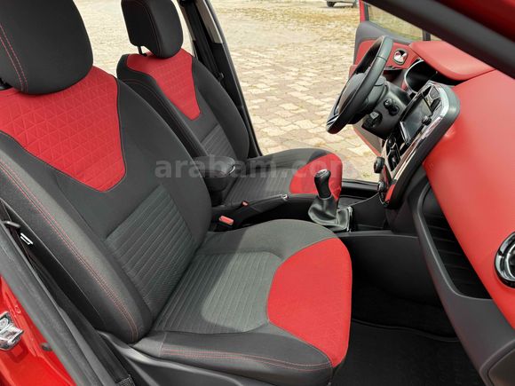 İÇ DIŞ KIRMIZI İLK SAHİBİ 1.5 DCİ 90 HP İCON 2014 CLİO KAZASIZ !