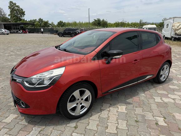 İÇ DIŞ KIRMIZI İLK SAHİBİ 1.5 DCİ 90 HP İCON 2014 CLİO KAZASIZ !