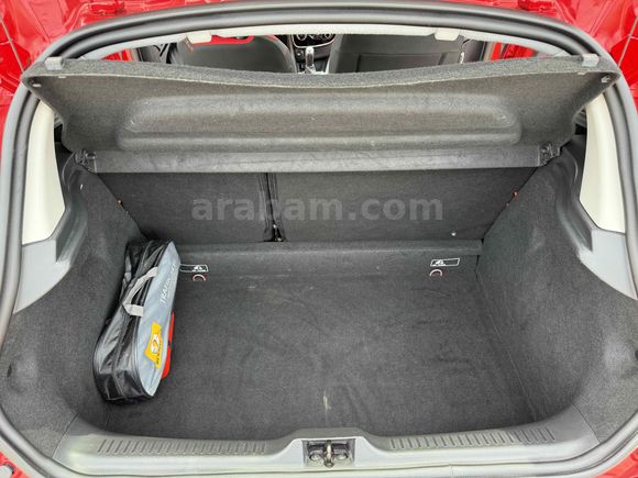 İÇ DIŞ KIRMIZI İLK SAHİBİ 1.5 DCİ 90 HP İCON 2014 CLİO KAZASIZ !