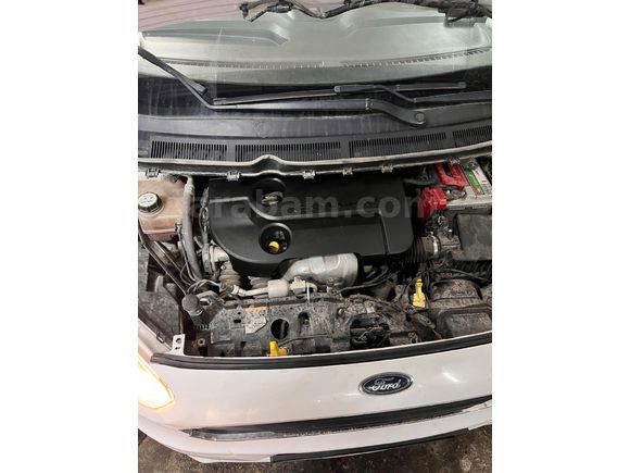 Sahibinden Ford Tourneo Courier 1.6 TDCi Titanium Plus 2017 Model