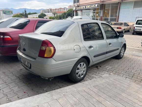 Sahibinden Renault Clio 1.4 RNA 2000 Model  350.000 km Gri