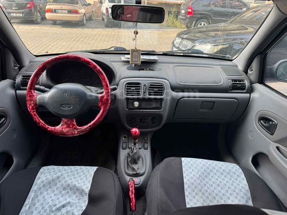 Sahibinden Renault Clio 1.4 RNA 2000 Model  350.000 km Gri