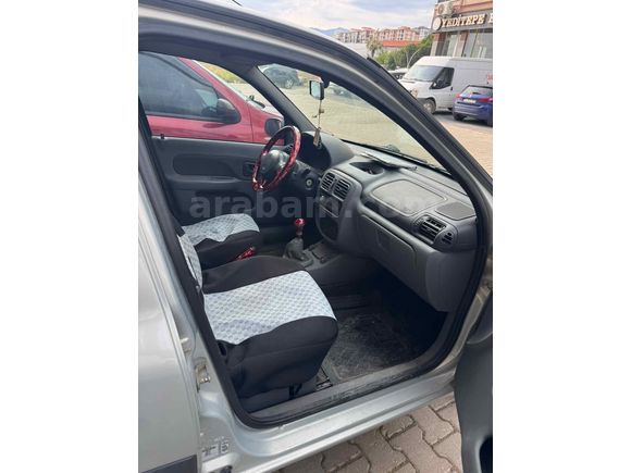Sahibinden Renault Clio 1.4 RNA 2000 Model  350.000 km Gri
