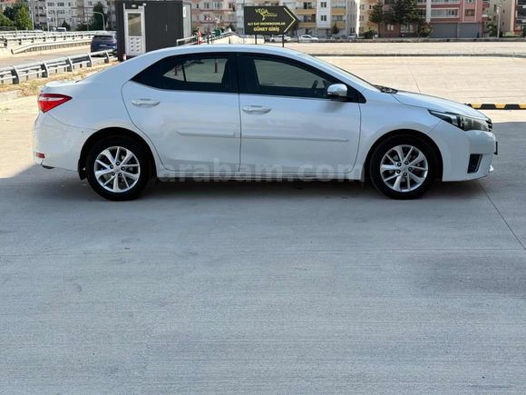 S&F'den İlk Sahibinden Toyota Corolla