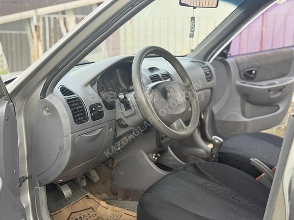 HYUNDAİ ACCENT 1.3 ADMİRE KLİMALI MÜKEMMEL TEMIZLIKTE