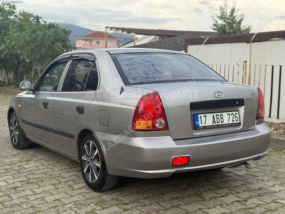 HYUNDAİ ACCENT 1.3 ADMİRE KLİMALI MÜKEMMEL TEMIZLIKTE