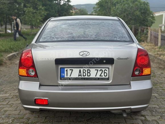 HYUNDAİ ACCENT 1.3 ADMİRE KLİMALI MÜKEMMEL TEMIZLIKTE