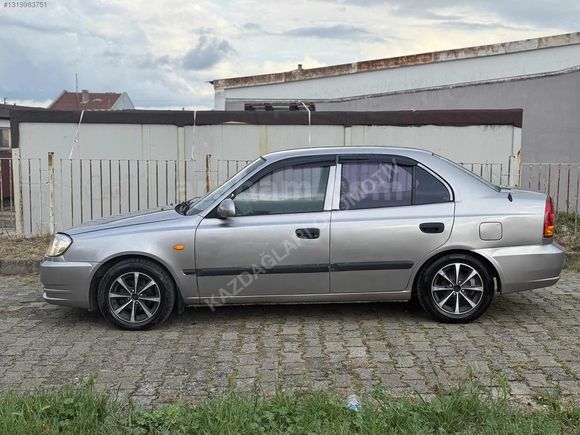 HYUNDAİ ACCENT 1.3 ADMİRE KLİMALI MÜKEMMEL TEMIZLIKTE